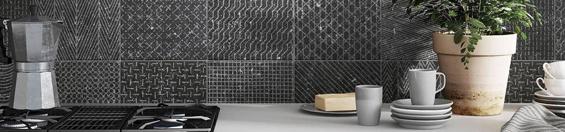 Kitchen backsplash with Coralstone tile in Black