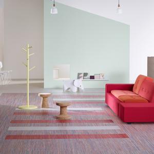 Room scene with Marmoleum Striato Colour flooring in Colour Stream & Red Roses