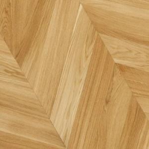 Chevron hardwood flooring in Natural (oak)