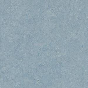 Marmoleum Fresco flooring in Blue Heaven